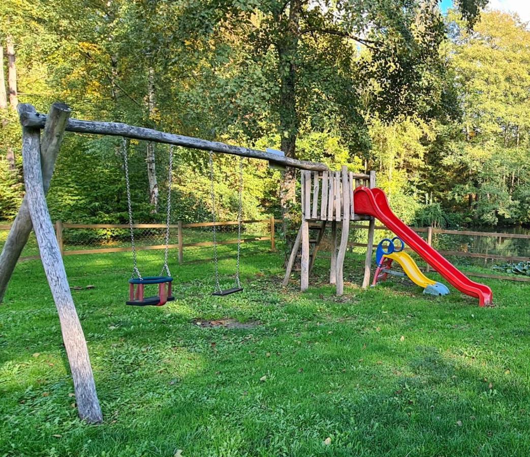 Ferienwohnung Am Waldsee Mit Schwimmbad غرنباخ المظهر الخارجي الصورة